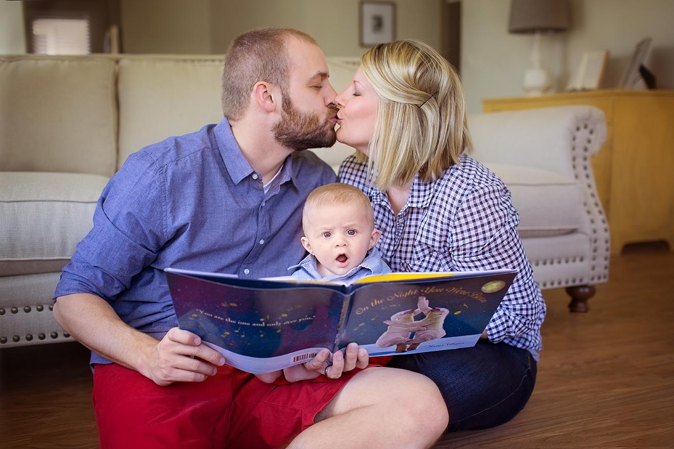 Funny Lifestyle photography with baby and parents kissing by Sunny Mays DFW best photographer